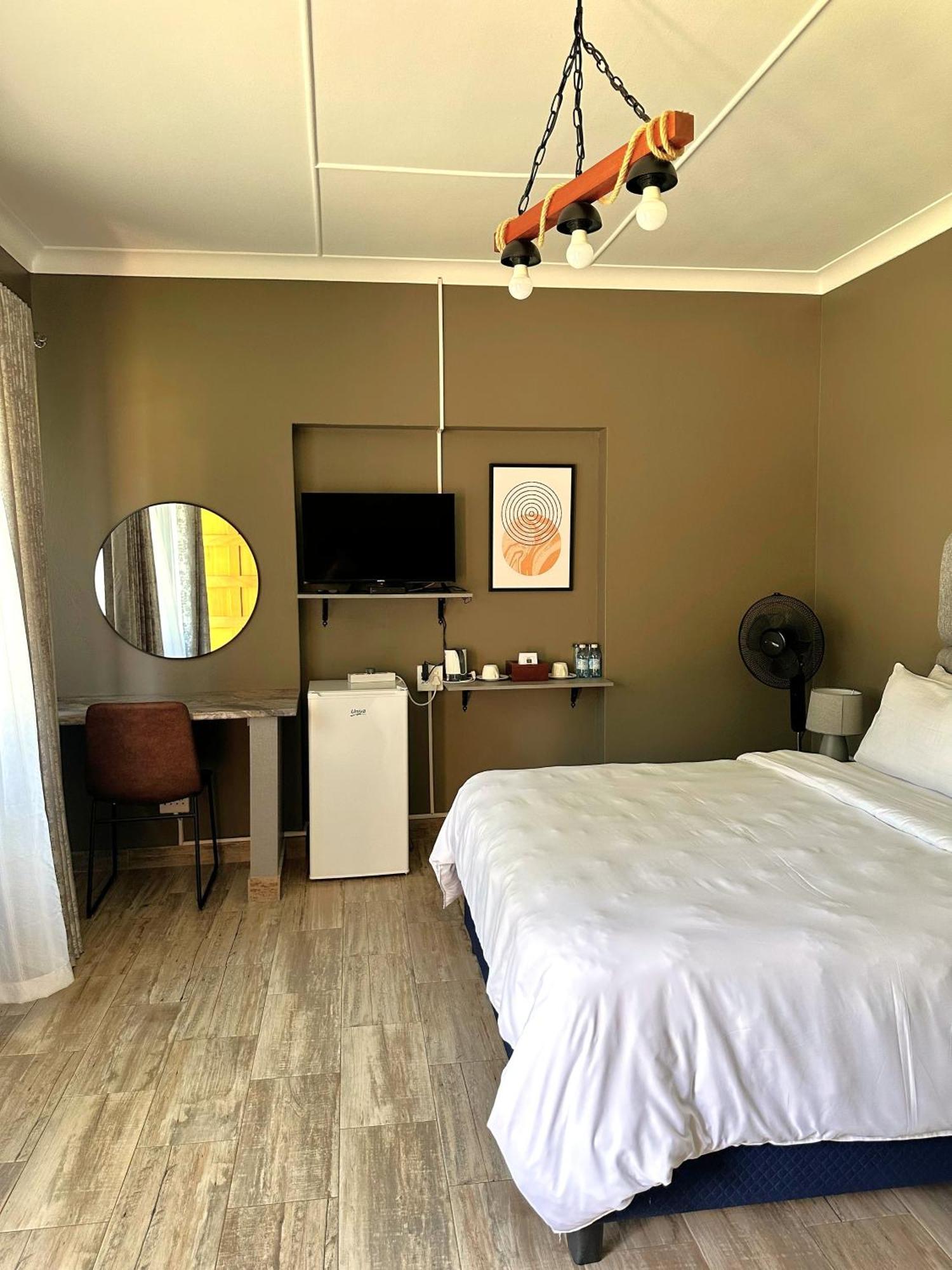 Hotel Tag@12A à Piet Retief Extérieur photo